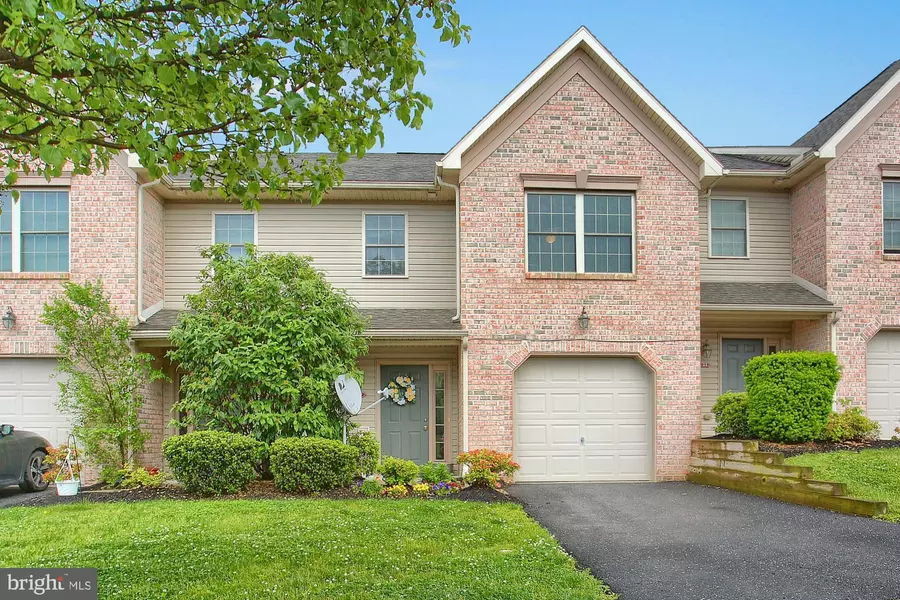 19 SPRING VIEW ST, Carlisle, PA 17013