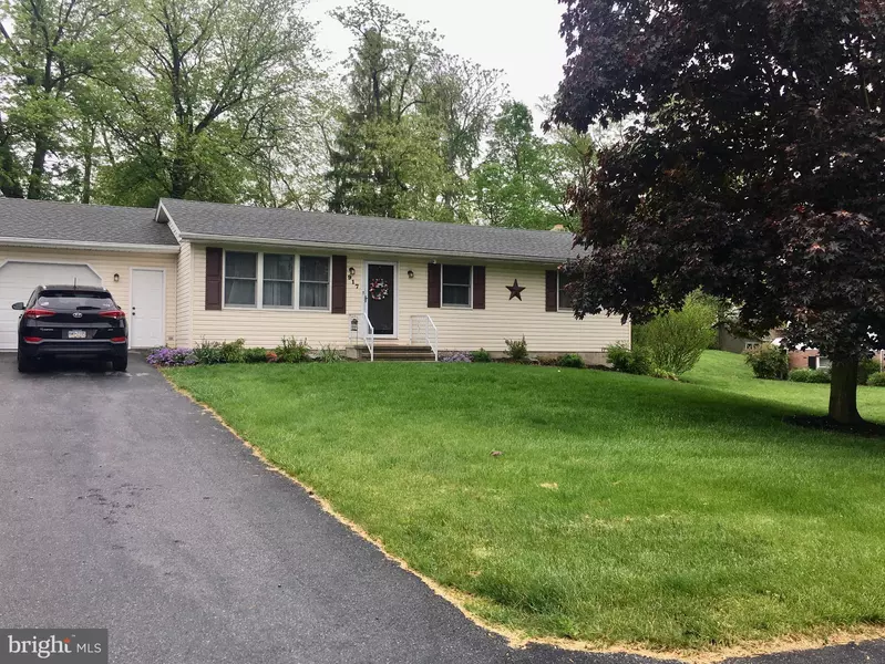 917 WOODLAND PKWY, Waynesboro, PA 17268