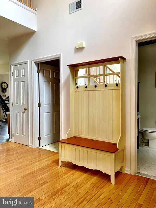 Burlington Township, NJ 08016,16 SURREY LN