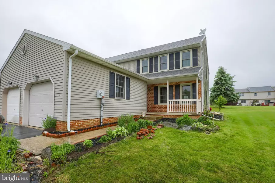 5 GREYTHORNE RD, Lancaster, PA 17603