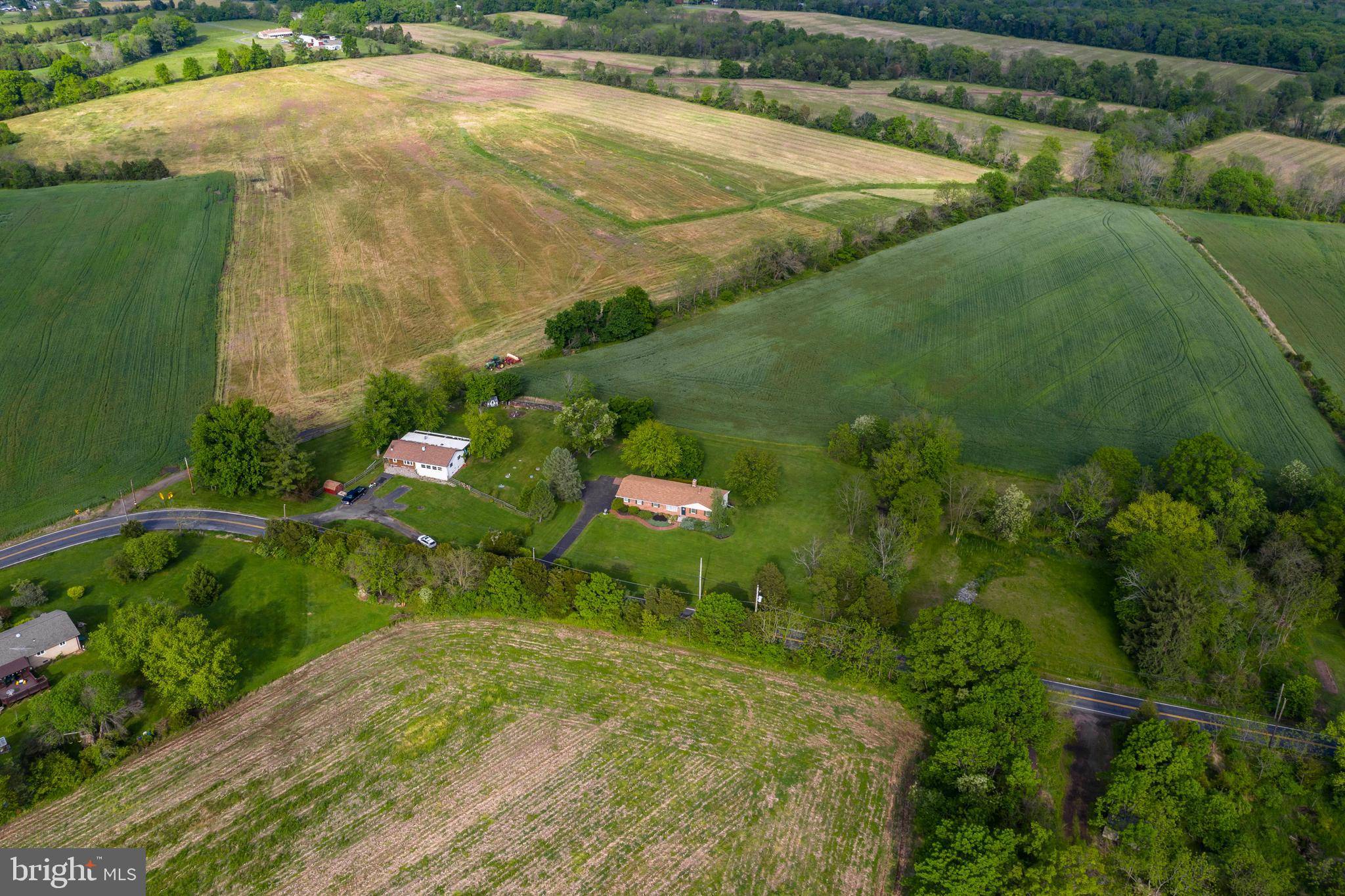 Schwenksville, PA 19473,332 NEIFFER RD