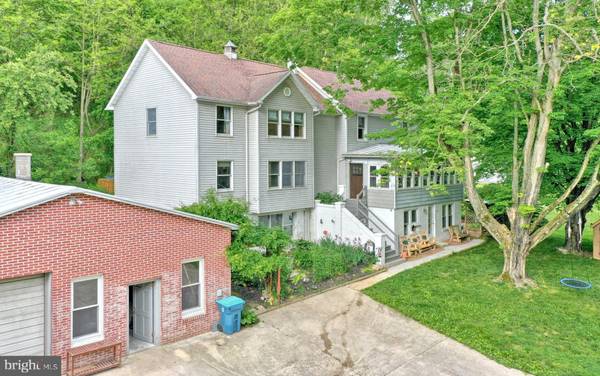 2504 W CLEARVIEW DR, Glen Rock, PA 17327