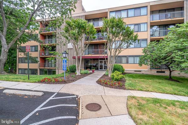 8 S VAN DORN ST #502, Alexandria, VA 22304