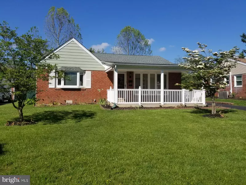 17 LAWNTON RD, Norristown, PA 19401