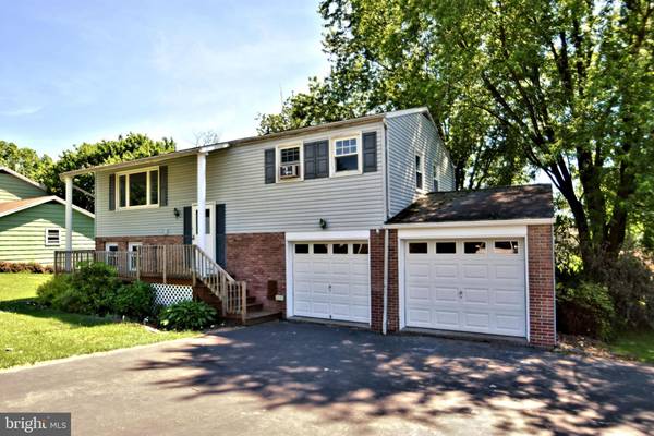 1013 LAKEVIEW, Pennsburg, PA 18073