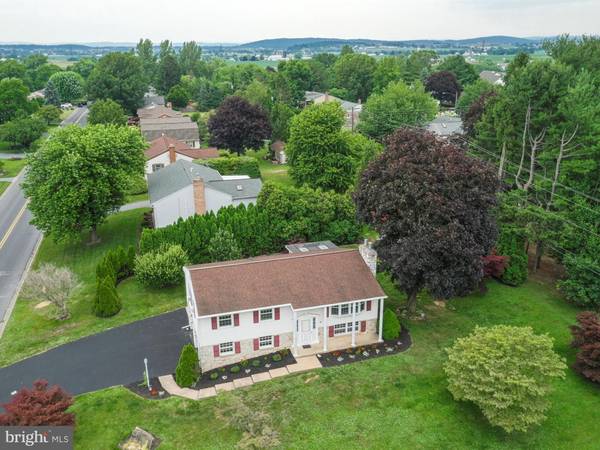 53 N HERSHEY AVE, Leola, PA 17540