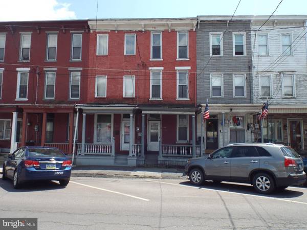 832 CENTER ST E, Mahanoy City, PA 17948