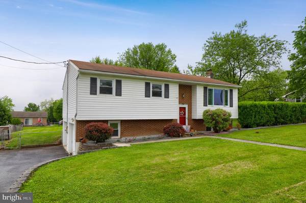 2745 GRANDVIEW DR, York Haven, PA 17370