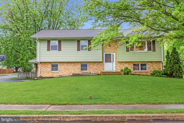 541 MARTIN AVE, Mount Joy, PA 17552