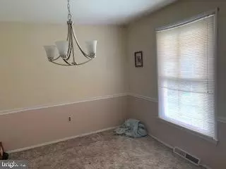 Claymont, DE 19703,610 S WALNUT TREE LN
