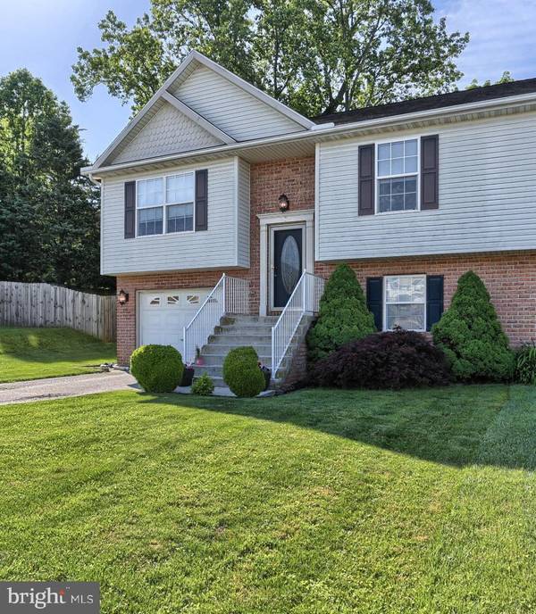 3 WAGNER DR, Hanover, PA 17331