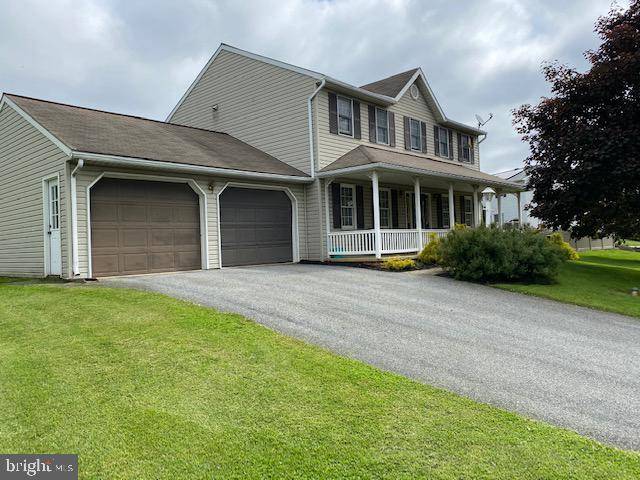 26 APRICOT AVE, Leola, PA 17540