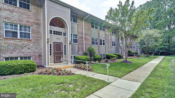 1906 WILSON LN #202, Mclean, VA 22102