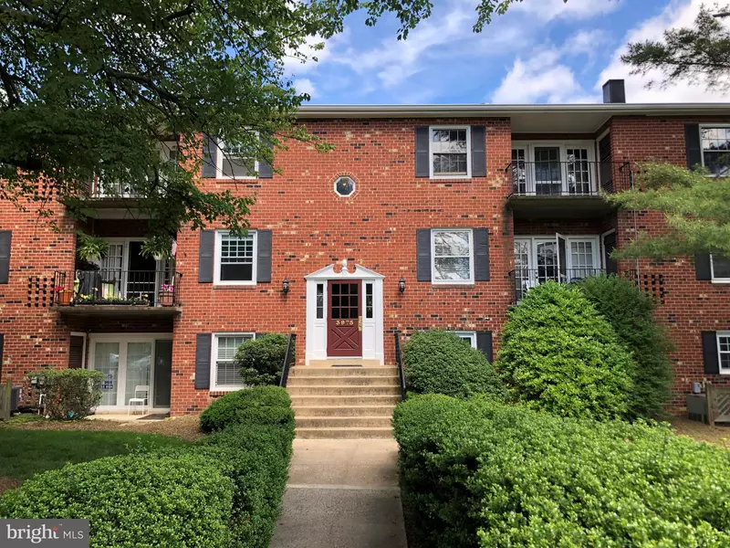 3975 LYNDHURST DR #303, Fairfax, VA 22031