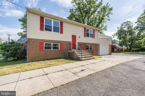 805 59TH AVE, Fairmount Heights, MD 20743