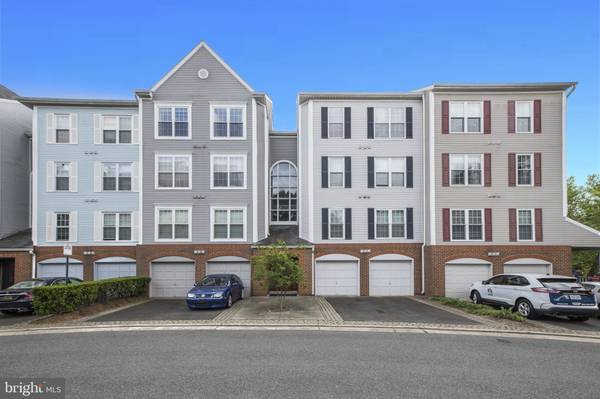 257 S PICKETT ST #402, Alexandria, VA 22304