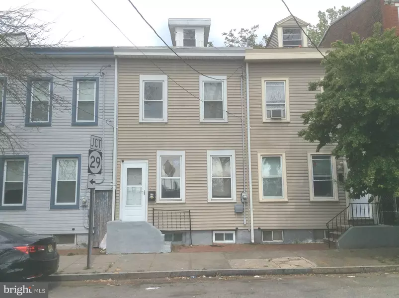 810 LAMBERTON ST, Trenton, NJ 08611