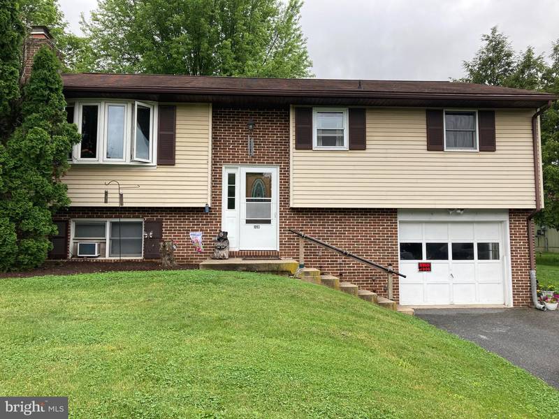 1093 RETTEW MILL RD, Ephrata, PA 17522