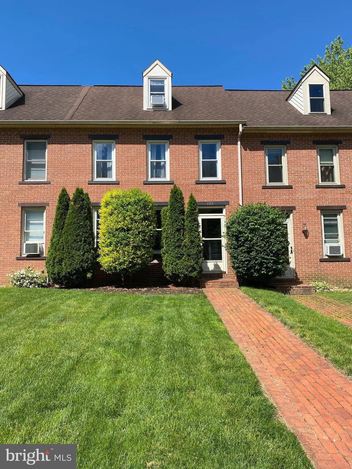 225 CROSS KEYS DR, Strasburg, PA 17579