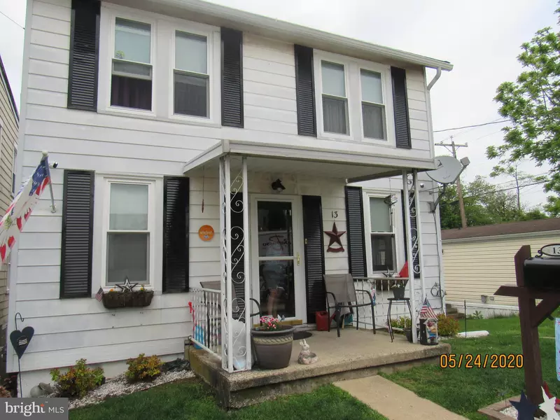 13 W MAPLE ST, Dallastown, PA 17313