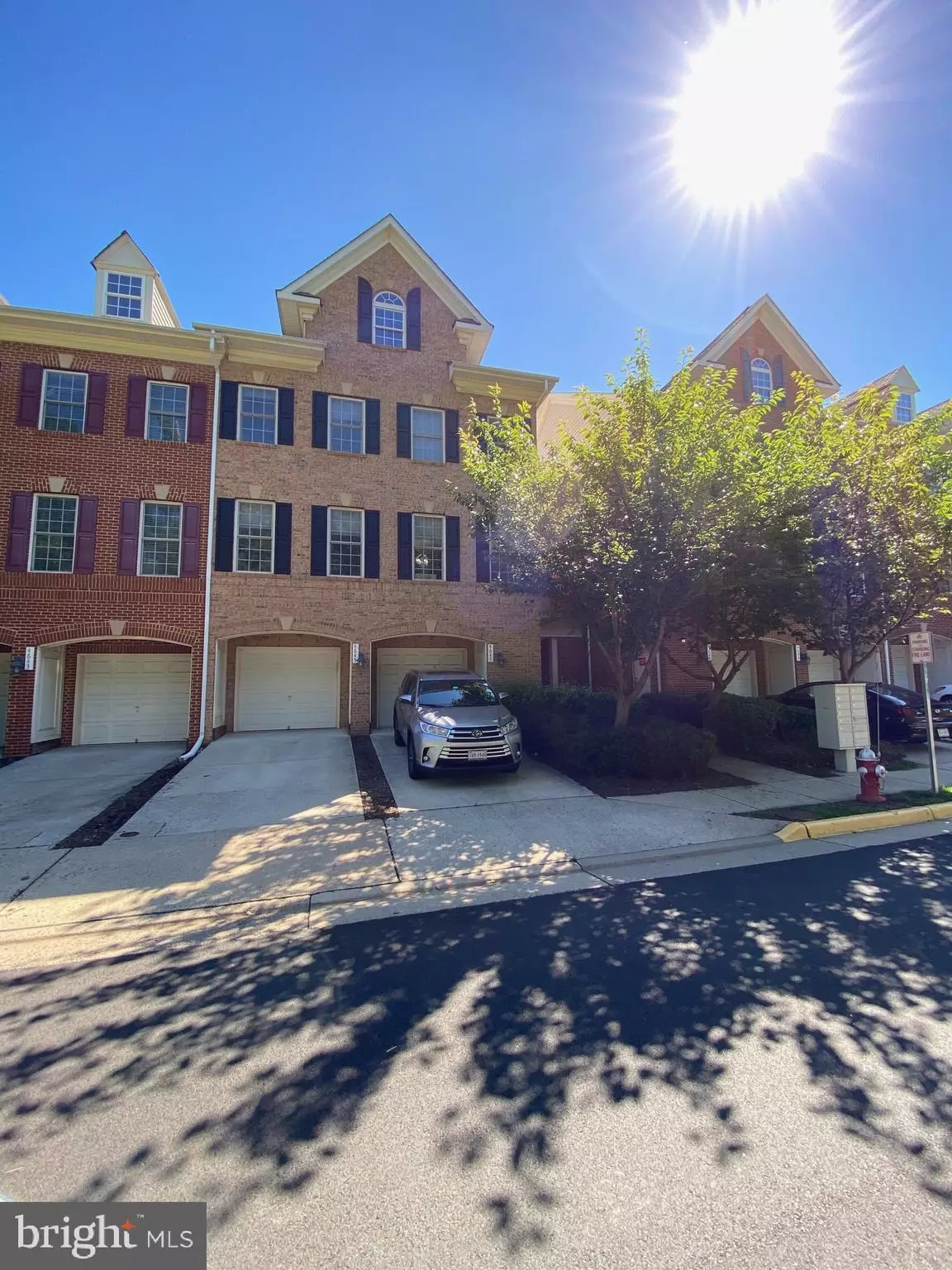 Fairfax, VA 22033,4647 RED ADMIRAL WAY #163