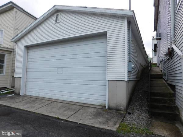 280 W SNYDER AVE, Lansford, PA 18232