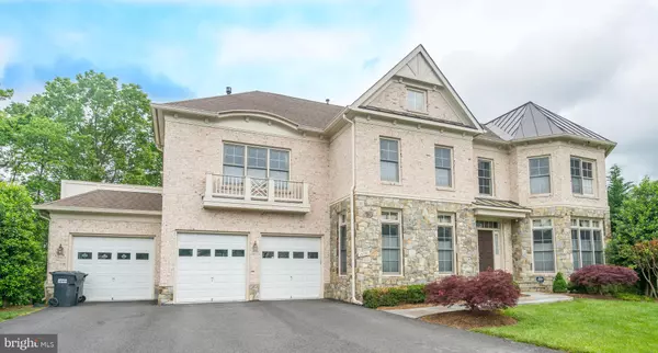 Chantilly, VA 20151,13798 NECKLACE CT