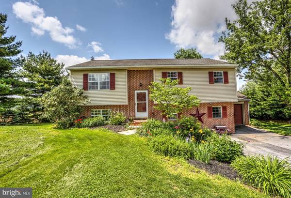 2580 N COLEBROOK RD, Manheim, PA 17545