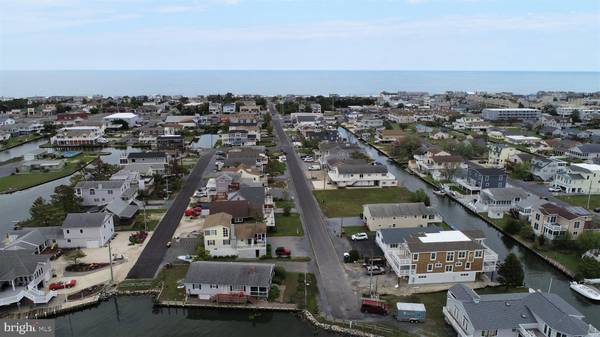 Fenwick Island, DE 19944,33 W BAYARD ST