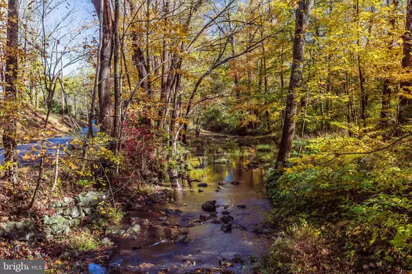 Lambertville, NJ 08530,34 MILL RD
