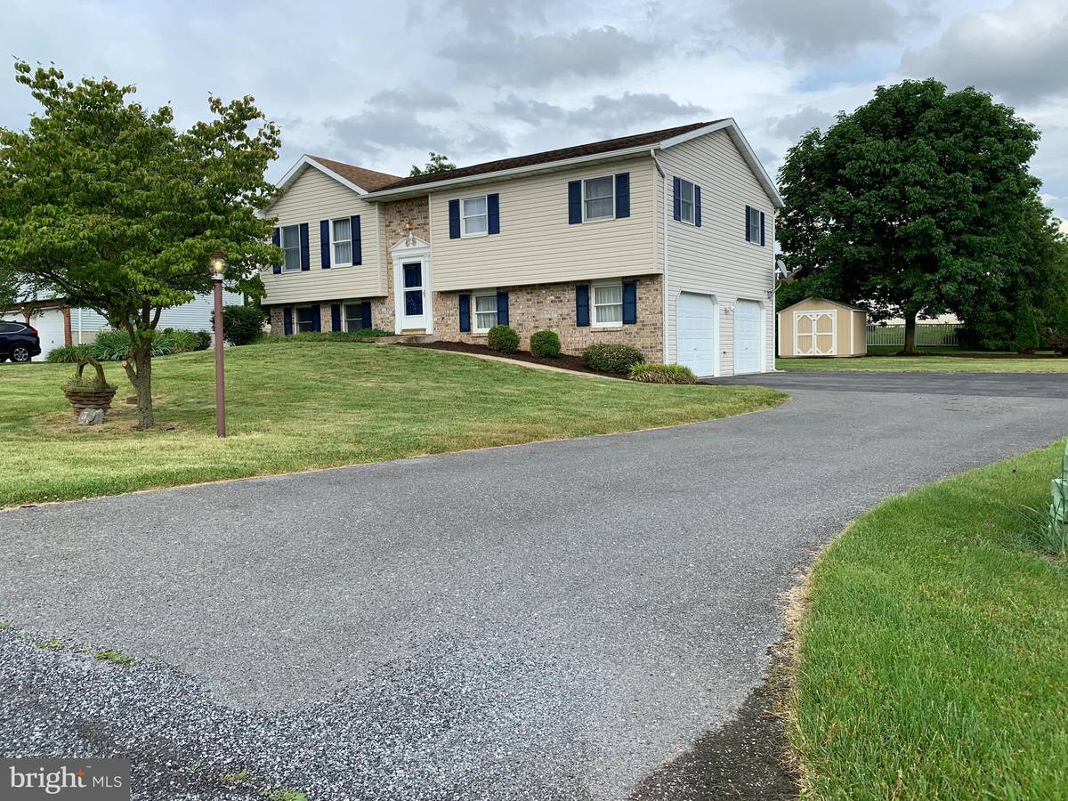 Shippensburg, PA 17257,325 HOLSWART DR