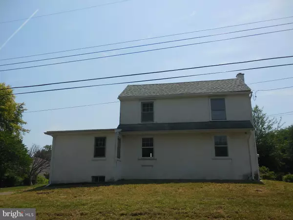 208 RONEYS CORNER RD, Oxford, PA 19363