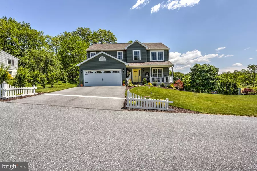 204 N PROSPECT HILL DR, Schaefferstown, PA 17088