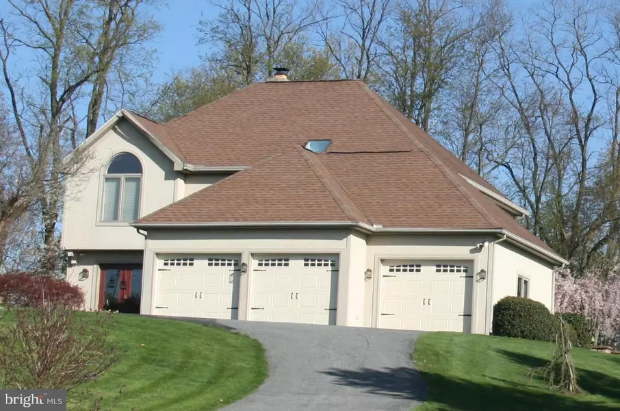 745 MARKHAM CT, Lewisberry, PA 17339