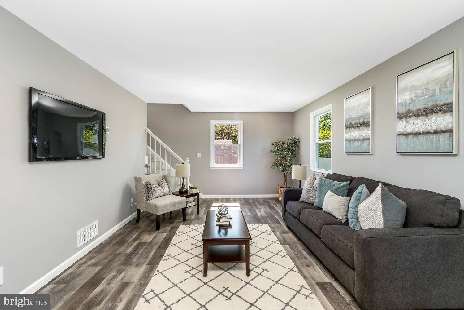Linthicum, MD 21090,512 SOUTHWELL RD
