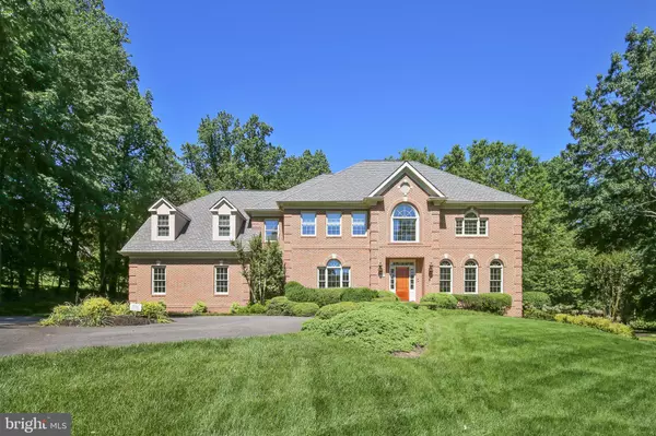 Mclean, VA 22102,1194 WINDROCK DR