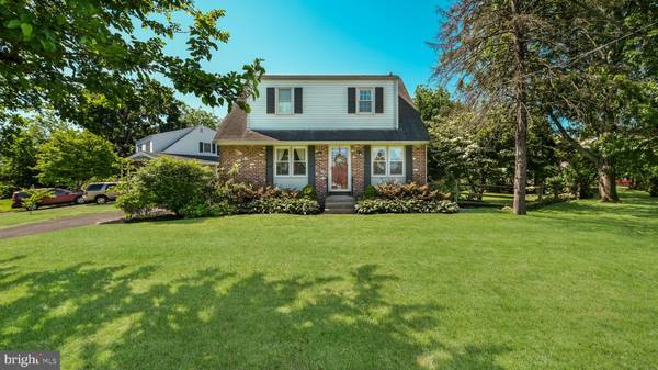 217 HILLCREST DR, Doylestown, PA 18901