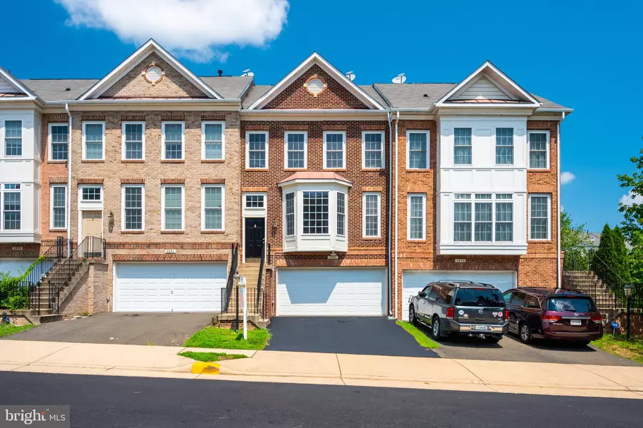 4302 STONE MOUNTAIN CT, Dumfries, VA 22025