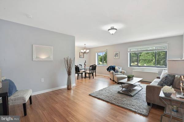 1300 S ARLINGTON RIDGE RD #107, Arlington, VA 22202