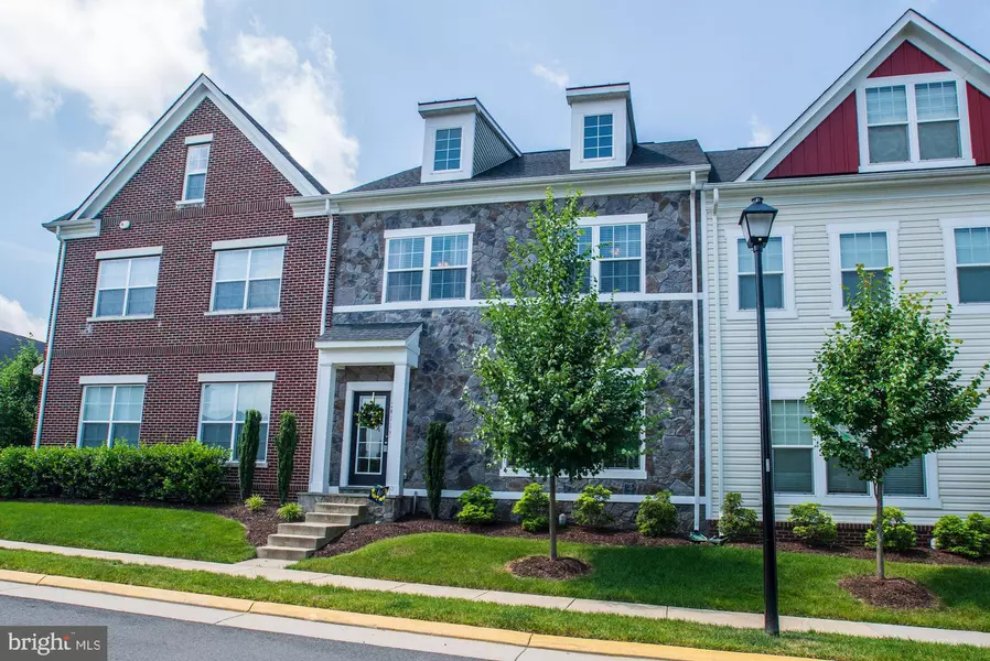 20880 ASHBURN HEIGHTS DR, Ashburn, VA 20148