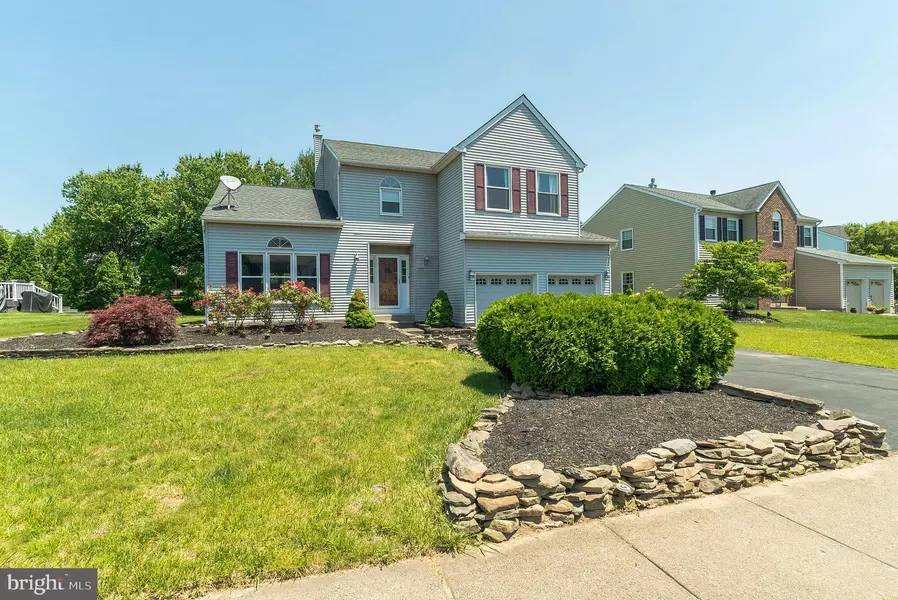 5 CALDWELL CIR, Newtown, PA 18940