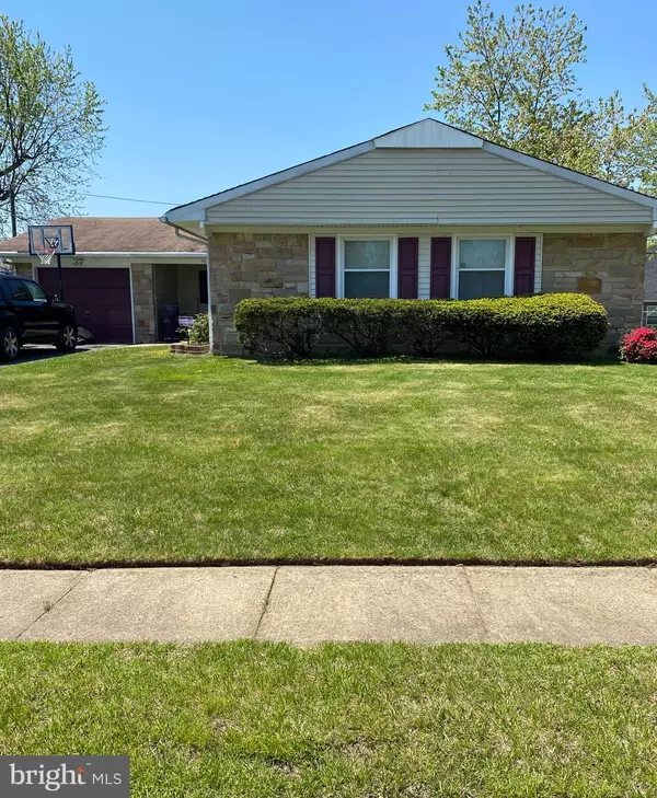 37 GAMEWELL LN, Willingboro, NJ 08046