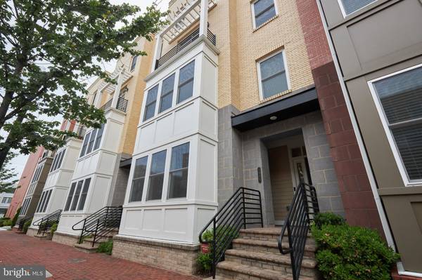 1909 MAIN LINE BLVD #101, Alexandria, VA 22301