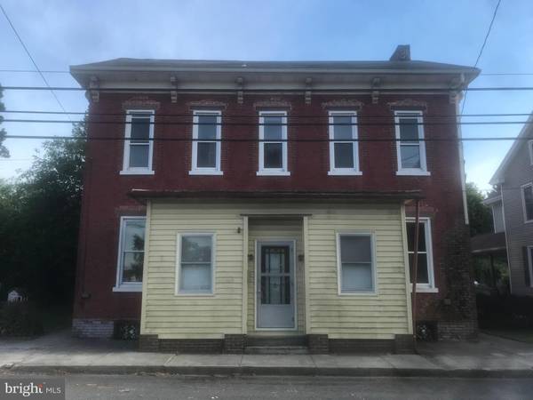 138 MAIN ST, Womelsdorf, PA 19567