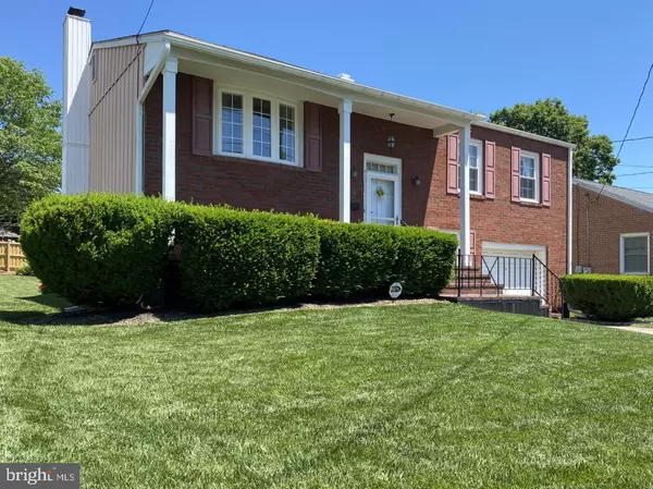 1010 LOVELACE WAY, Martinsburg, WV 25401