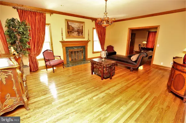 Cranbury, NJ 08512,20 NOSTRAND RD