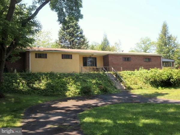 1390 GLEN ECHO DR, Huntingdon Valley, PA 19006