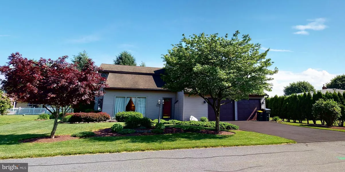 7523 TREXLER CIR, Trexlertown, PA 18087