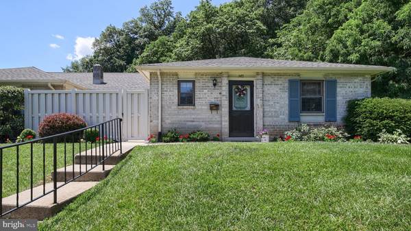 345 VALLEYBROOK DR, Lancaster, PA 17601