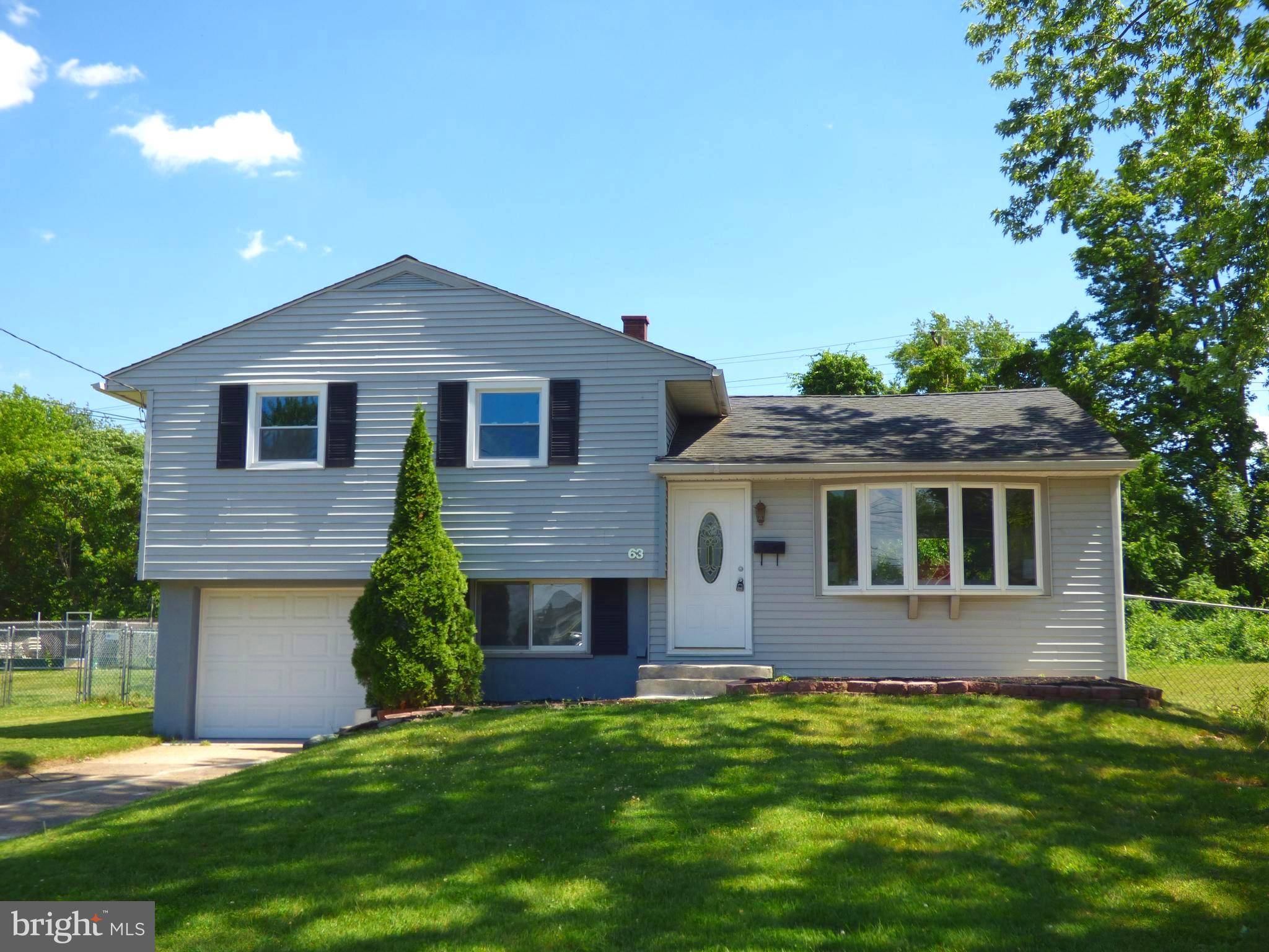 63 LINDEN RD, Burlington, NJ 08016